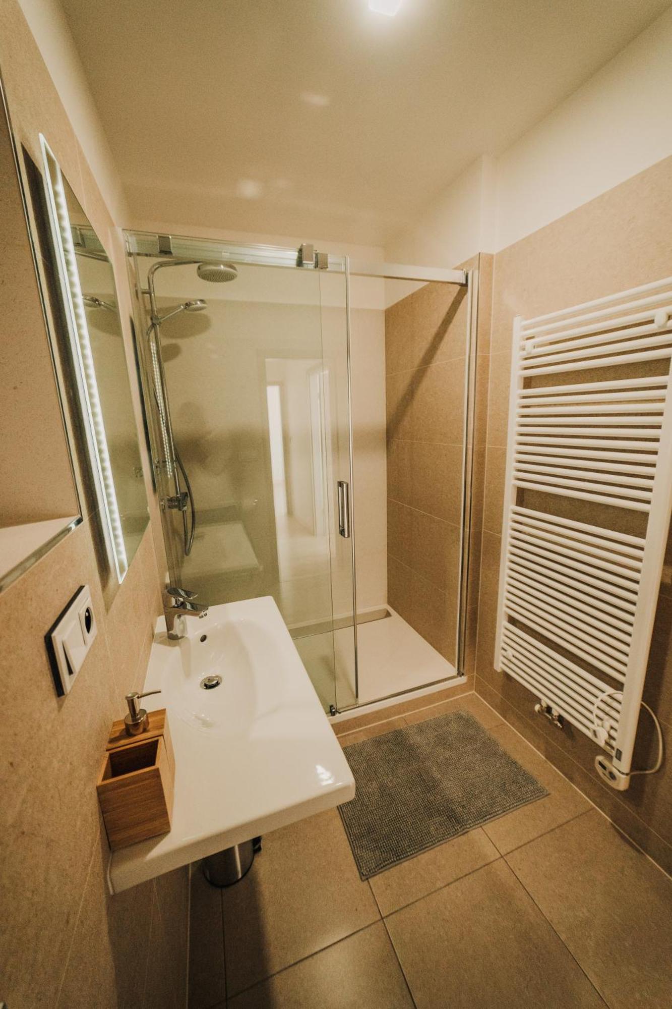 Citybeat Apartments, 400M From The Square Pilzno Zewnętrze zdjęcie