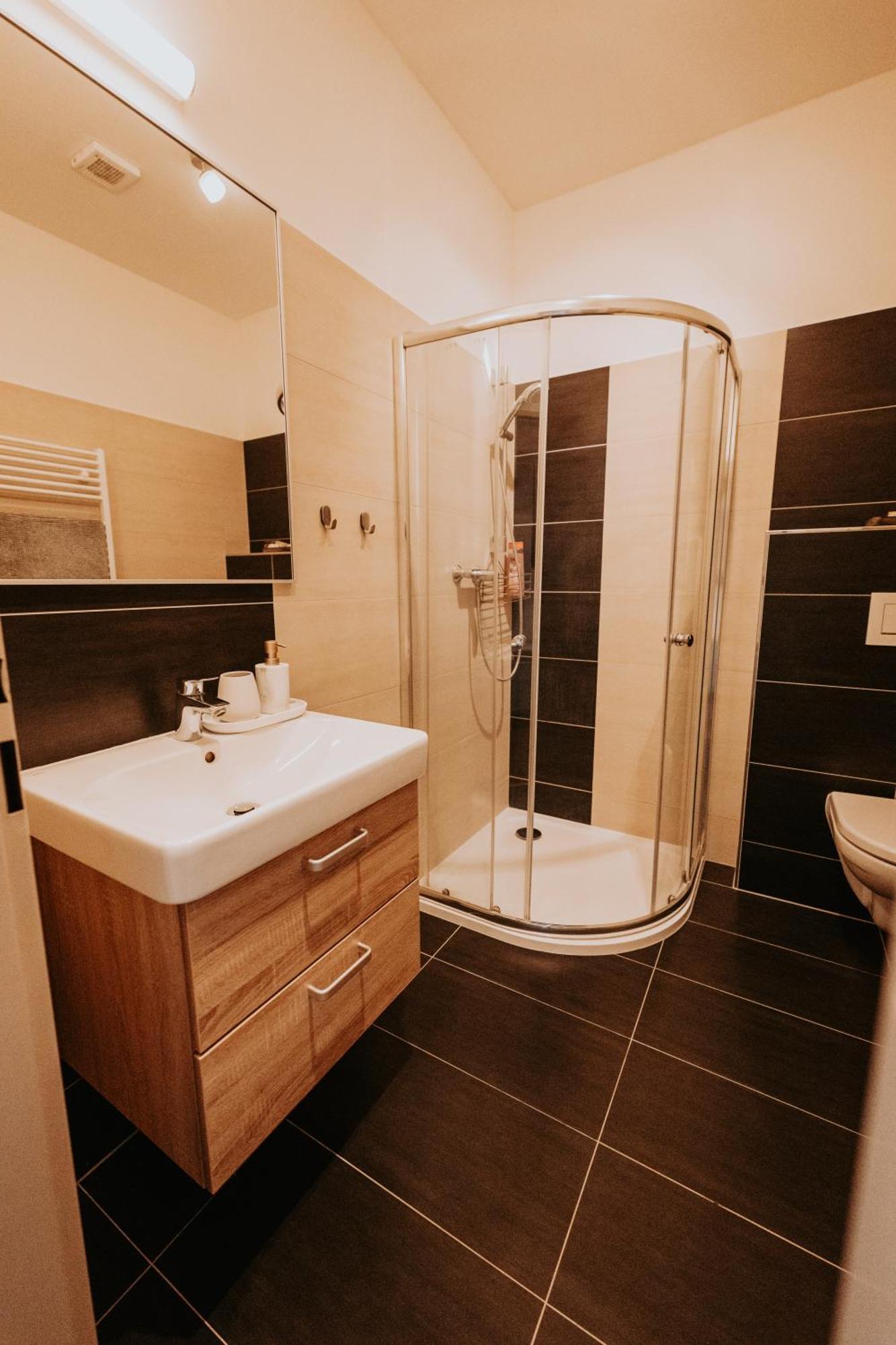 Citybeat Apartments, 400M From The Square Pilzno Zewnętrze zdjęcie