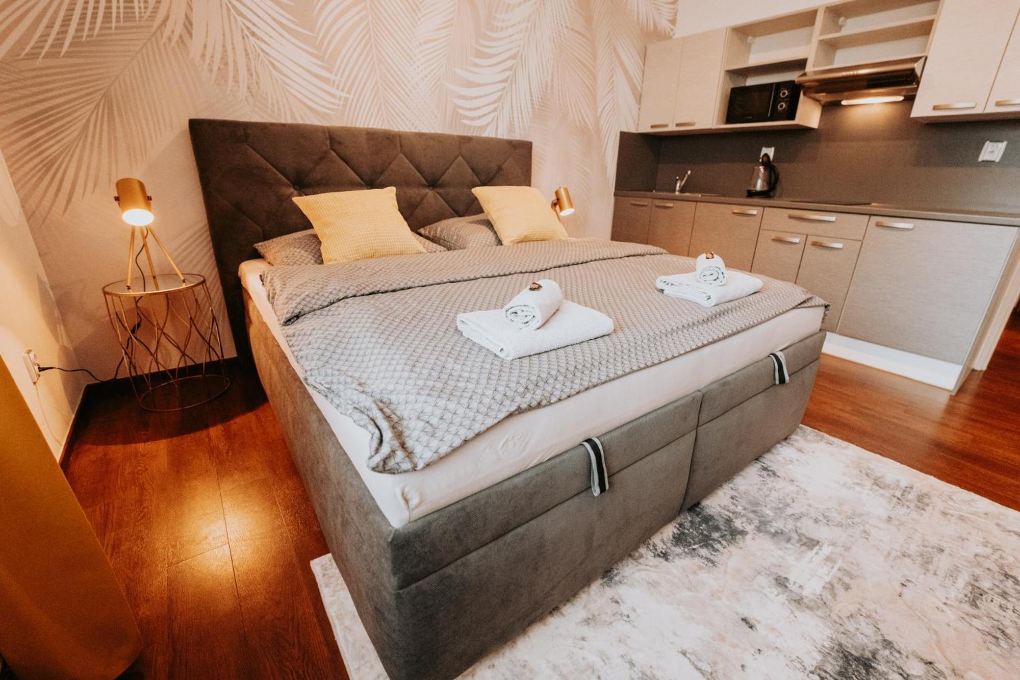 Citybeat Apartments, 400M From The Square Pilzno Zewnętrze zdjęcie